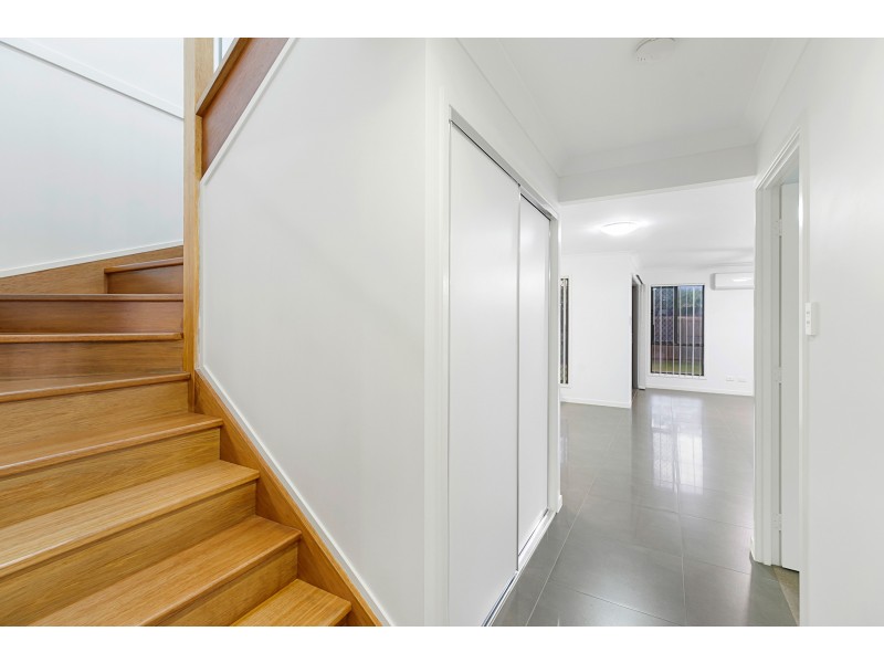 95 Bankswood Drive, Redland Bay QLD 4165