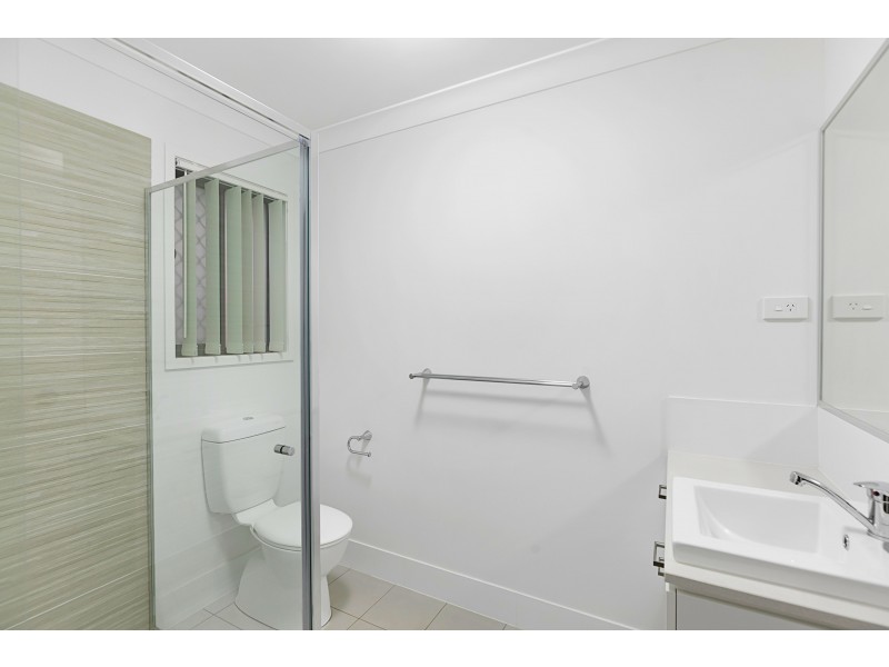 95 Bankswood Drive, Redland Bay QLD 4165