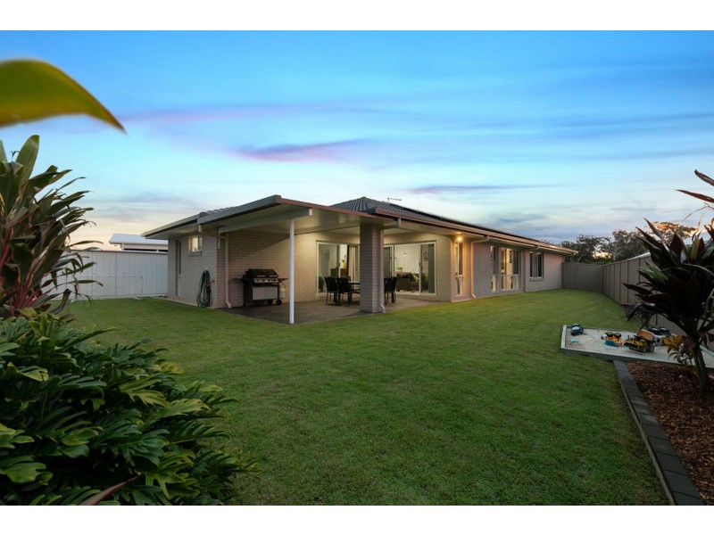 20 Capella Drive, Redland Bay QLD 4165