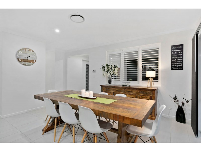 20 Capella Drive, Redland Bay QLD 4165