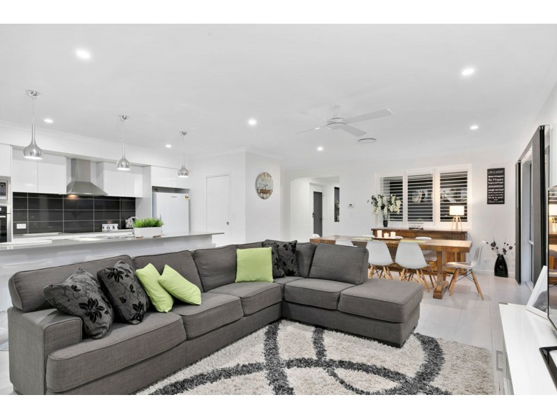 20 Capella Drive, Redland Bay QLD 4165