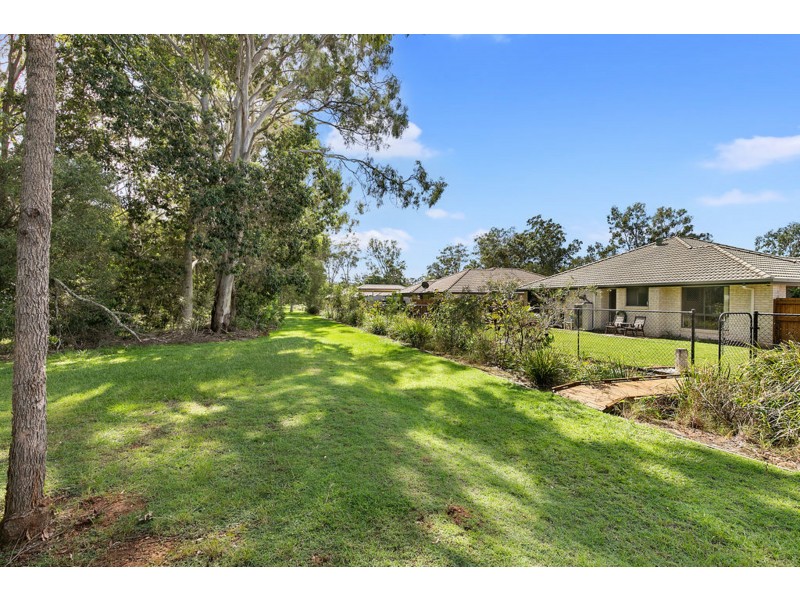 25B Pine Terrace, Redland Bay QLD 4165