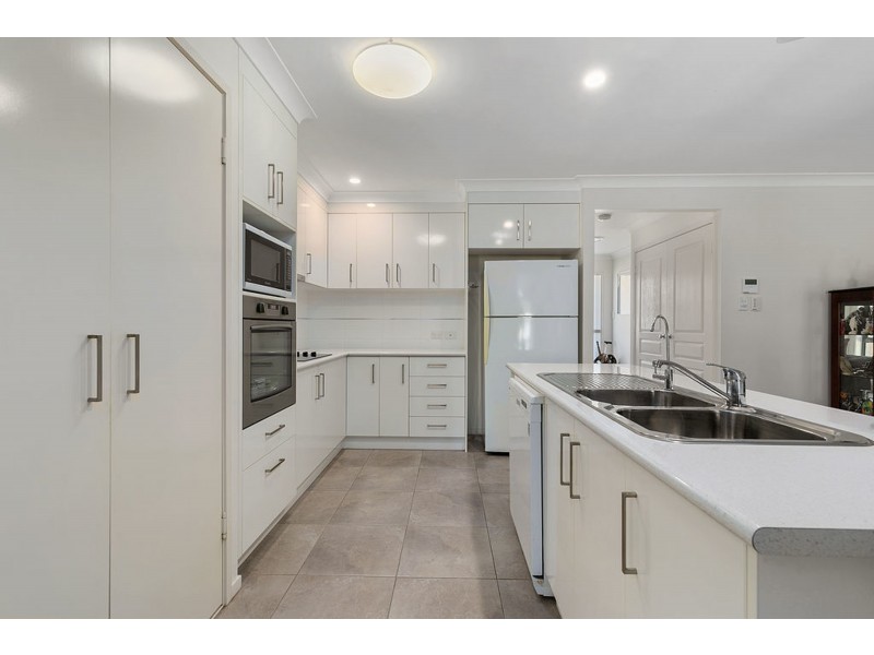 25B Pine Terrace, Redland Bay QLD 4165