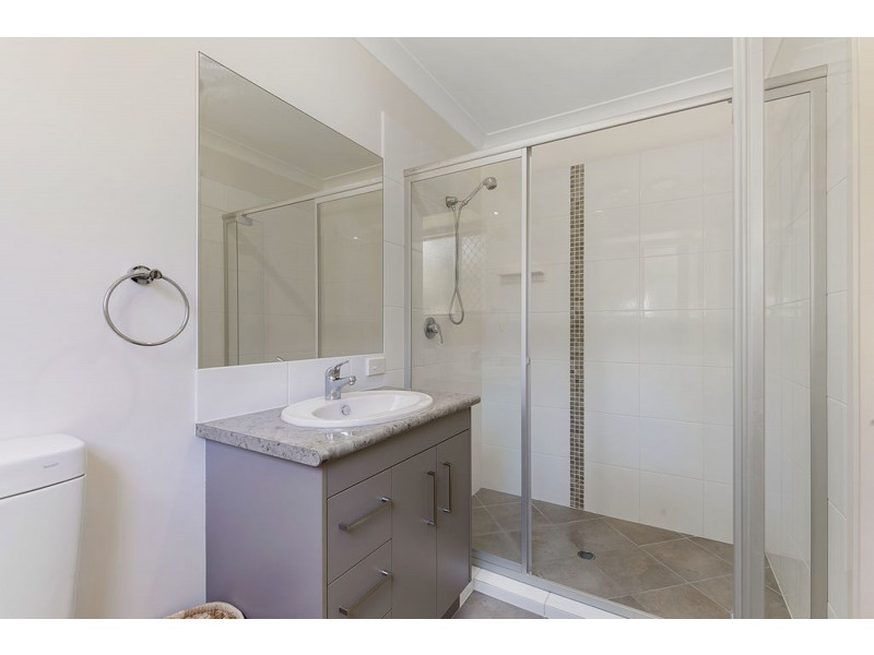 25B Pine Terrace, Redland Bay QLD 4165