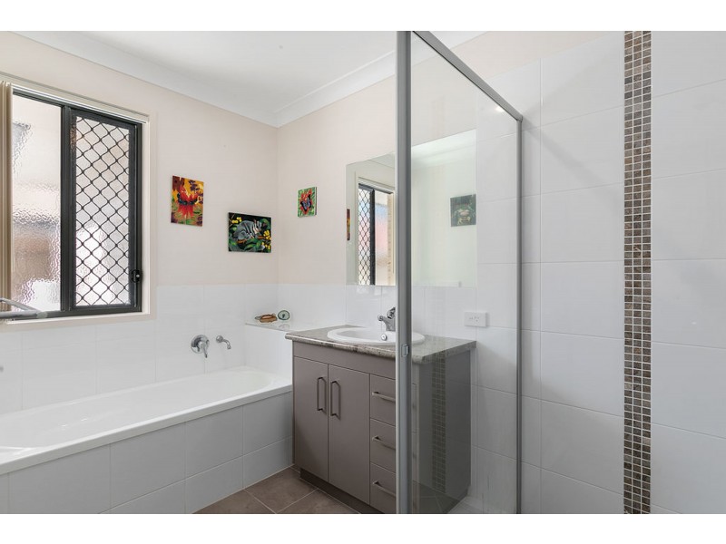 25B Pine Terrace, Redland Bay QLD 4165