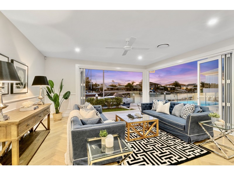 10 Sternlight Court, Raby Bay QLD 4163