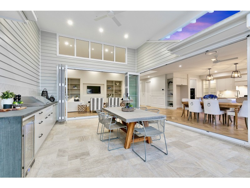 10 Sternlight Court, Raby Bay QLD 4163