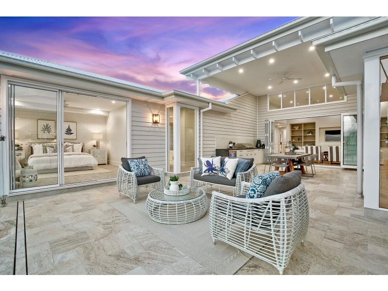 10 Sternlight Court, Raby Bay QLD 4163