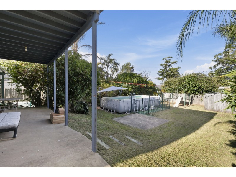 35 Wilkie St, Redland Bay QLD 4165