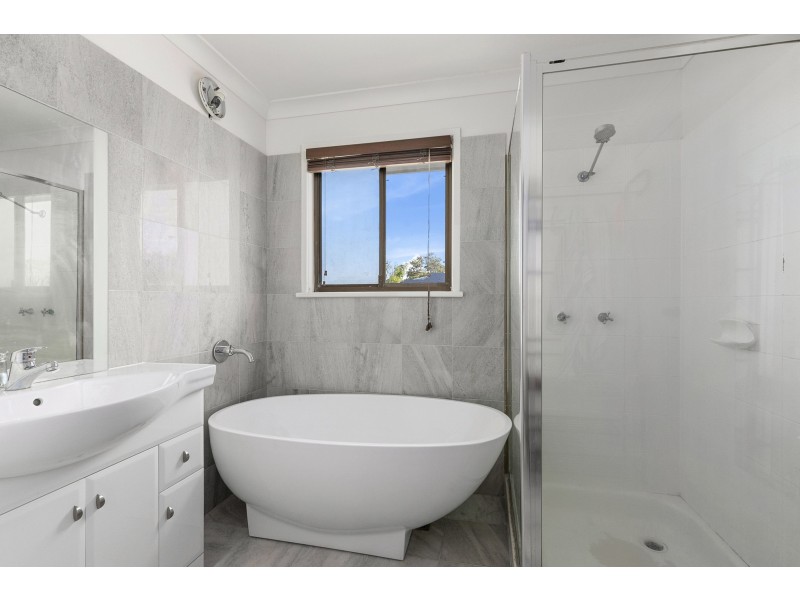 35 Wilkie St, Redland Bay QLD 4165