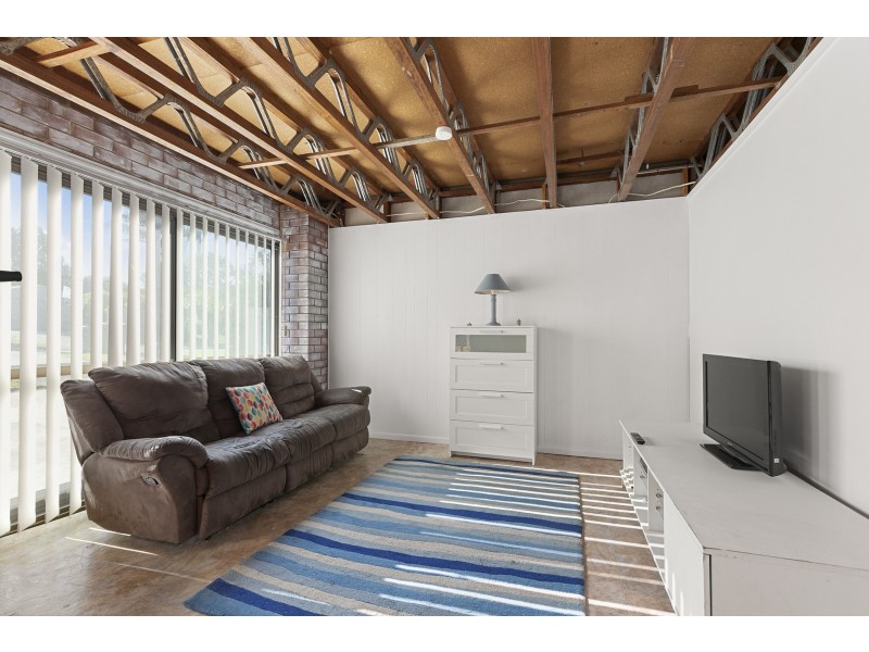 35 Wilkie St, Redland Bay QLD 4165