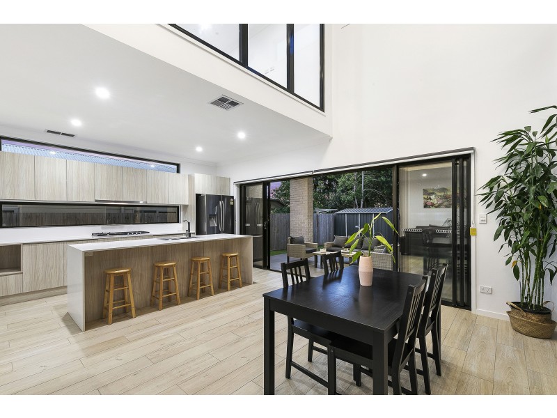 27 Dundas Street, Ormiston QLD 4160