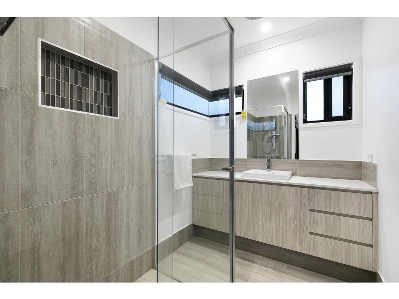 27 Dundas Street, Ormiston QLD 4160