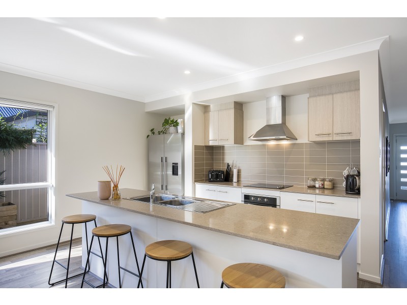 53 Unwin Road, Redland Bay QLD 4165
