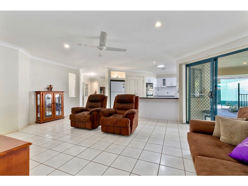 7 Crestwood Close, Ormiston QLD 4160
