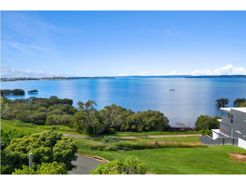 5 Broadwater Terrace, Redland Bay QLD 4165