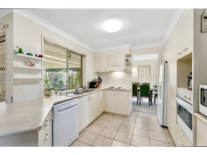 38 School Road, Victoria Point QLD 4165