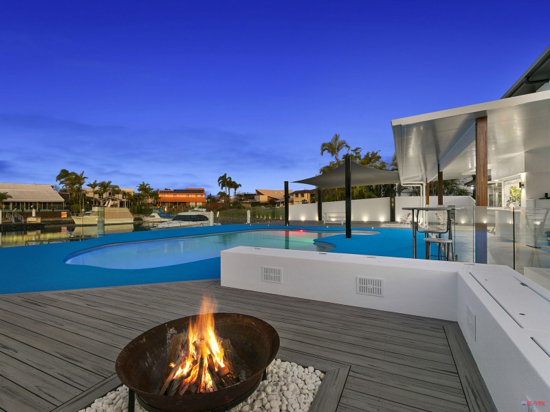 8 Binnacle Close, Raby Bay QLD 4163