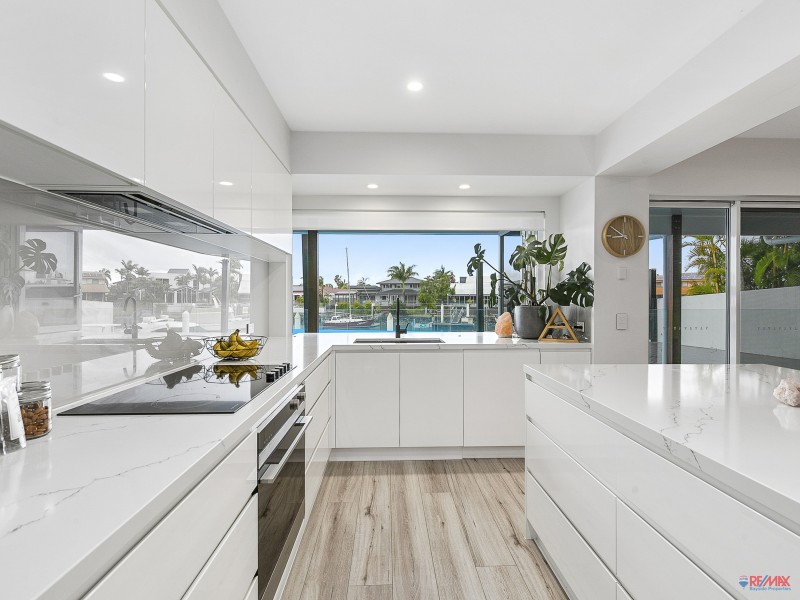 8 Binnacle Close, Raby Bay QLD 4163