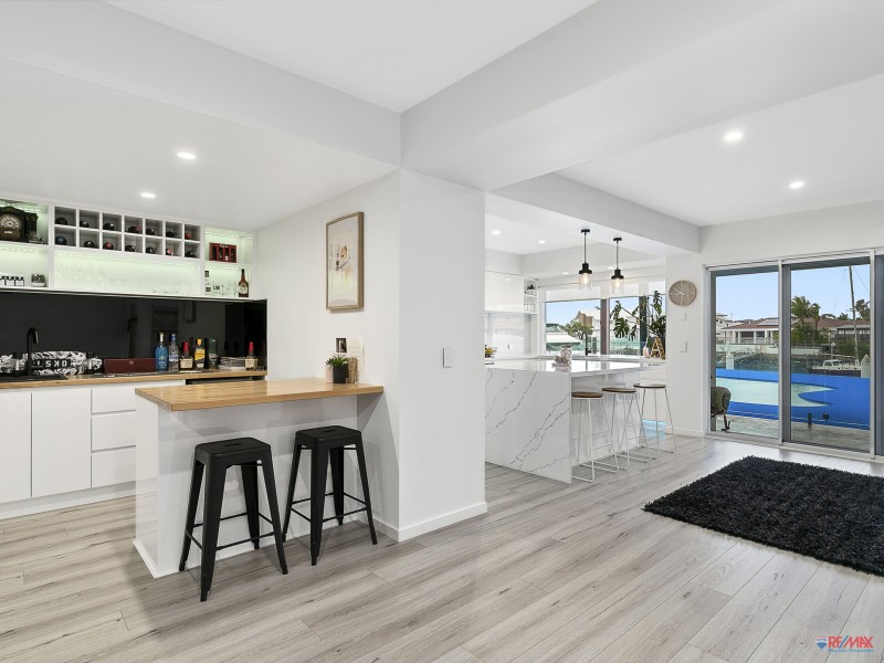 8 Binnacle Close, Raby Bay QLD 4163