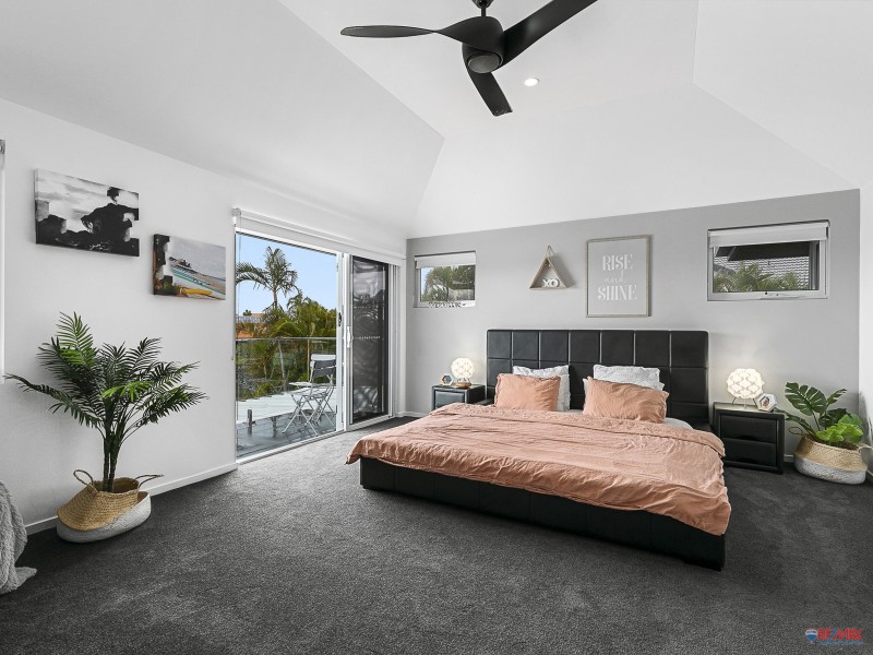 8 Binnacle Close, Raby Bay QLD 4163