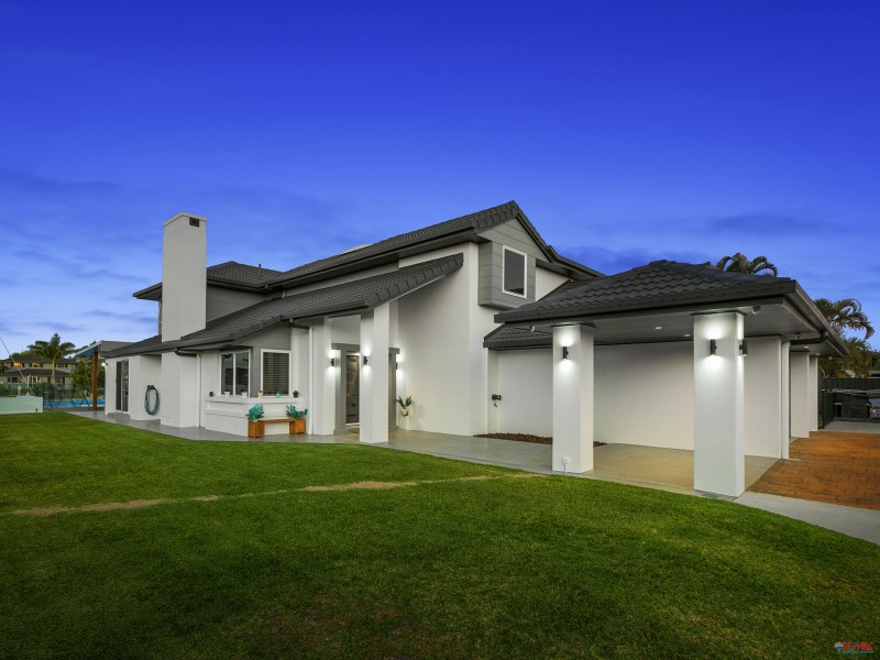 8 Binnacle Close, Raby Bay QLD 4163