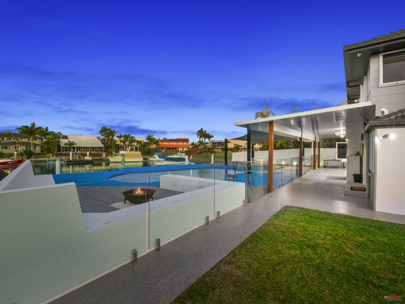8 Binnacle Close, Raby Bay QLD 4163