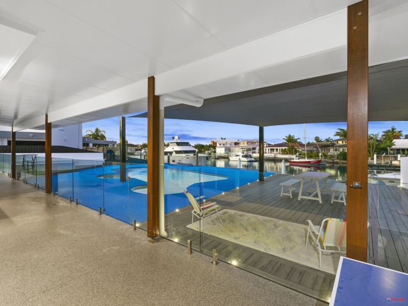 8 Binnacle Close, Raby Bay QLD 4163
