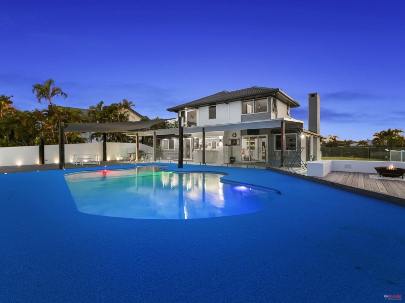 8 Binnacle Close, Raby Bay QLD 4163