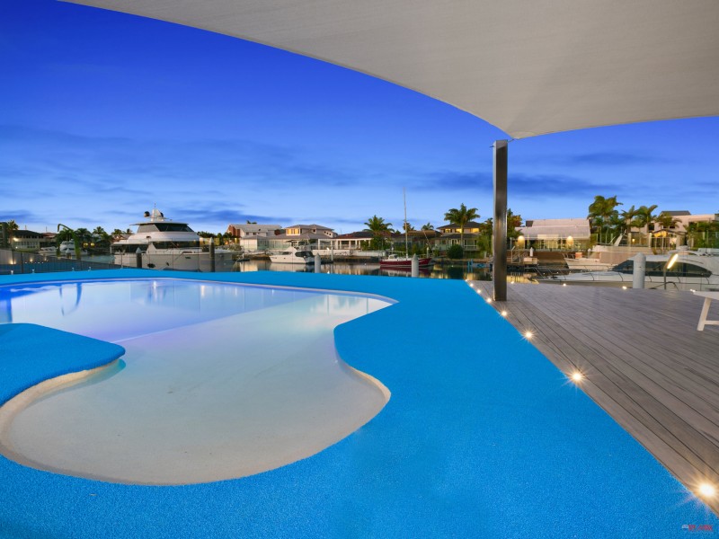 8 Binnacle Close, Raby Bay QLD 4163