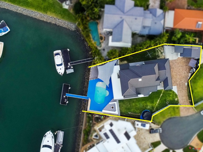 8 Binnacle Close, Raby Bay QLD 4163