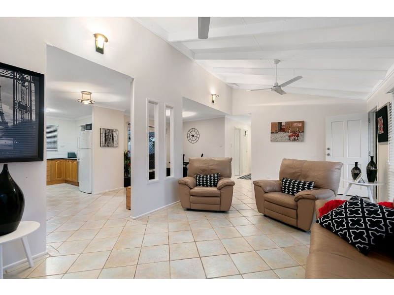 88 Main Street, Redland Bay QLD 4165