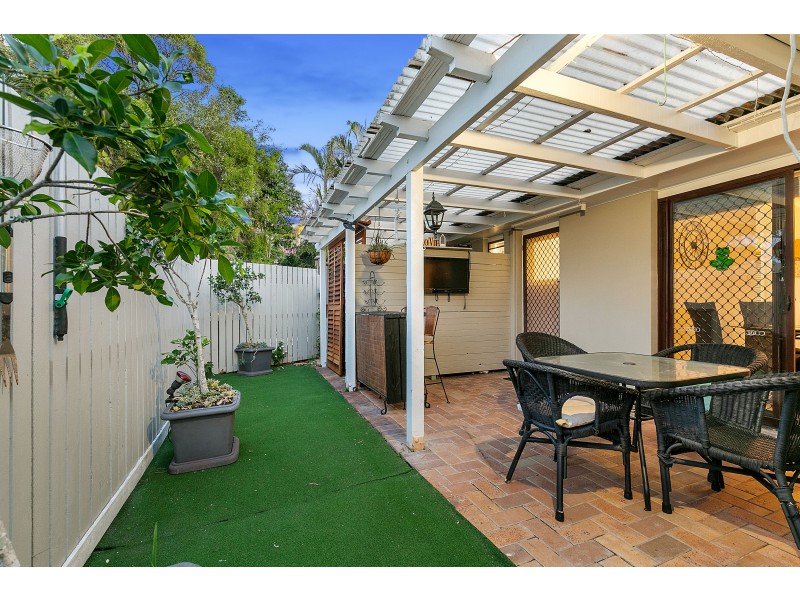 88 Main Street, Redland Bay QLD 4165