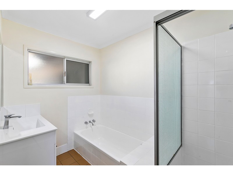 15 Edinburgh Rd, Alexandra Hills QLD 4161