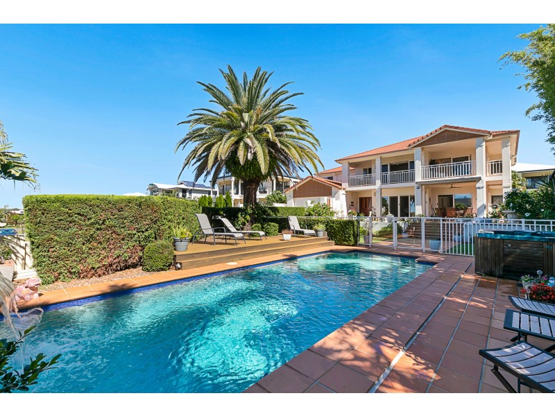 6 Bribie Close, Redland Bay QLD 4165