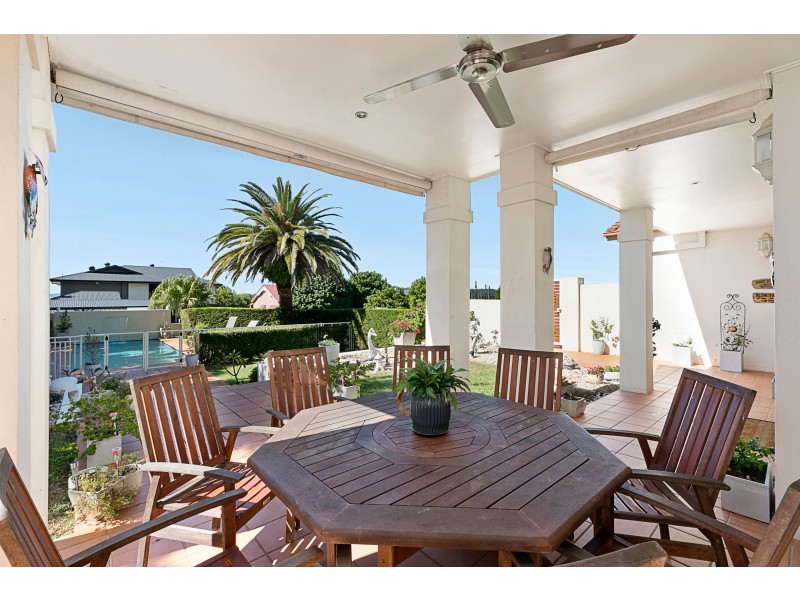 6 Bribie Close, Redland Bay QLD 4165