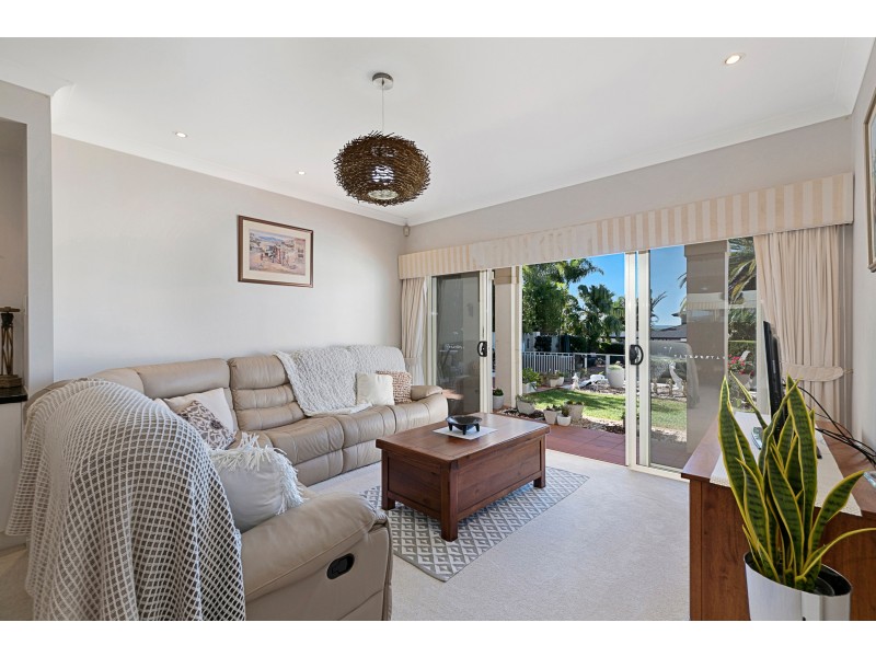 6 Bribie Close, Redland Bay QLD 4165