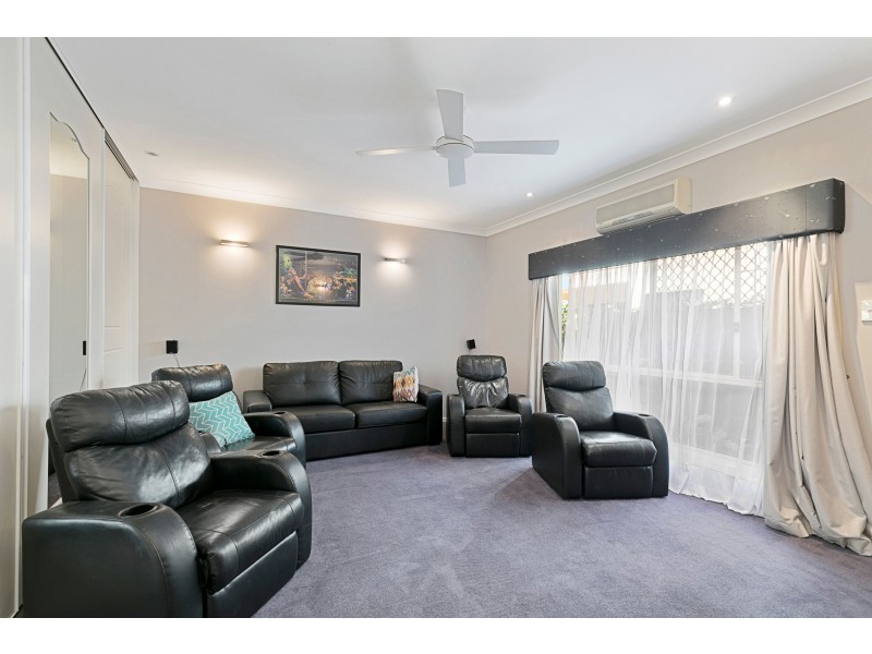 6 Bribie Close, Redland Bay QLD 4165