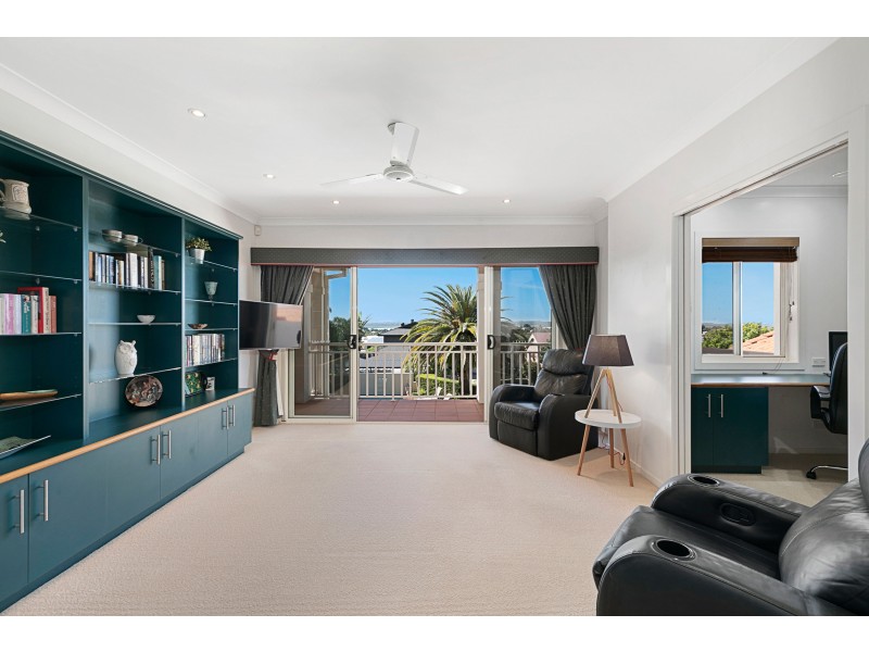 6 Bribie Close, Redland Bay QLD 4165
