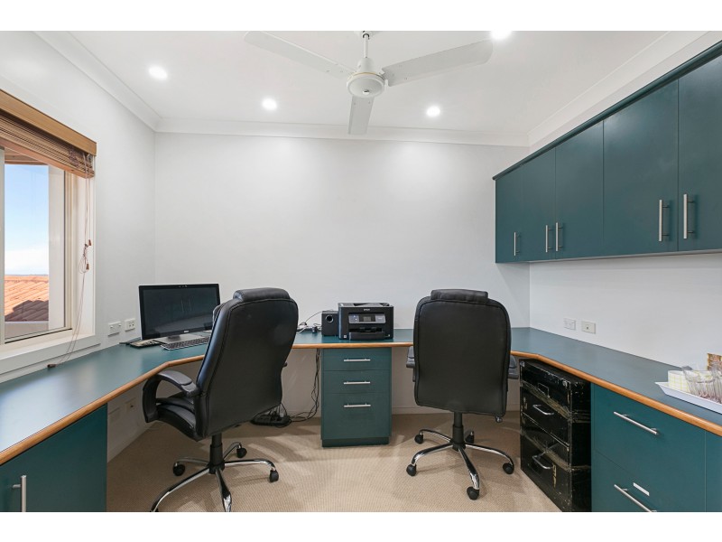 6 Bribie Close, Redland Bay QLD 4165