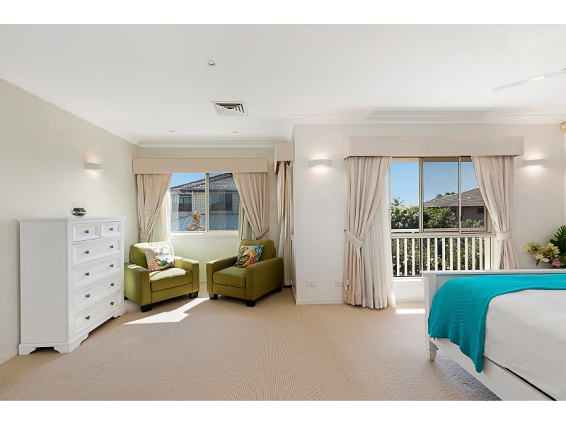 6 Bribie Close, Redland Bay QLD 4165