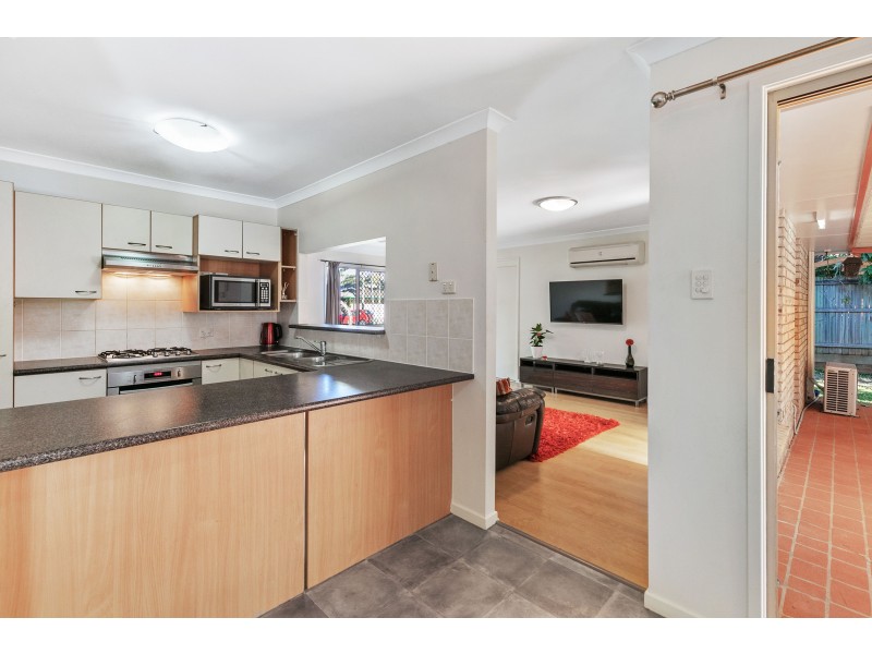 2 Mashie Place, Redland Bay QLD 4165