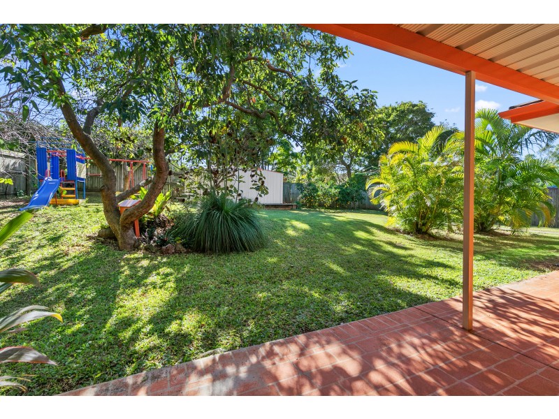 2 Mashie Place, Redland Bay QLD 4165