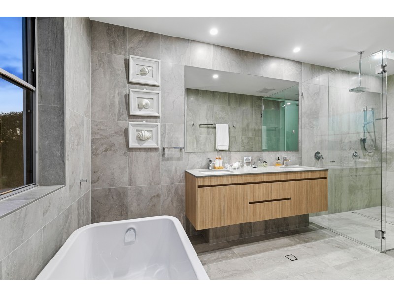 2/1 Cross Lane, Cleveland QLD 4163