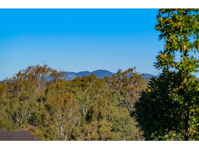 12 Hayes Street, Wakerley QLD 4154
