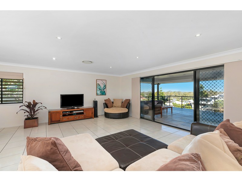12 Hayes Street, Wakerley QLD 4154