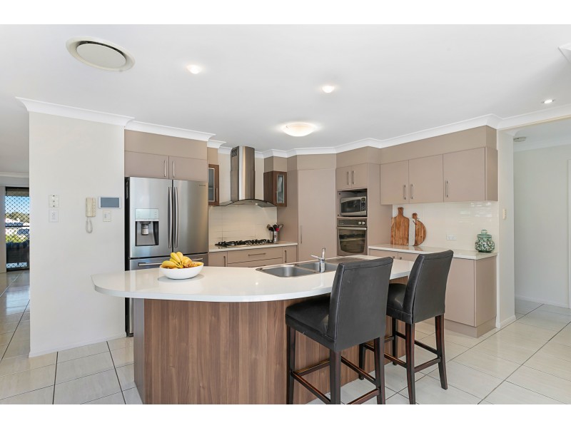 12 Hayes Street, Wakerley QLD 4154