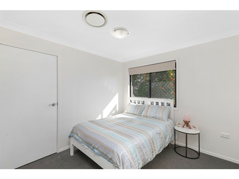 12 Hayes Street, Wakerley QLD 4154