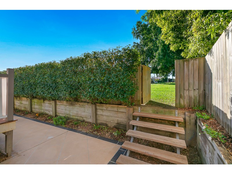 12 Hayes Street, Wakerley QLD 4154