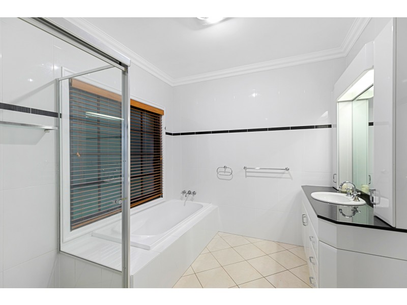 2 Dinwoodie Road, Thornlands QLD 4164